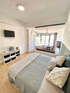 Promar estudio LA COLMENA con piscina a 100m de la playa, La Pineda